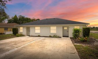 Charming Florida Beach Home w King Bed Patio
