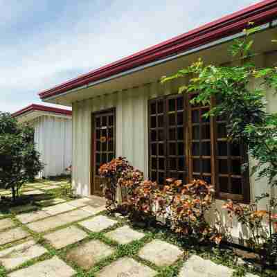Queens English Garden & Strawberry Farm Hotel Exterior