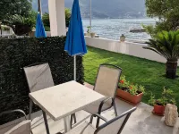 Waterfront Apartment Petrovina Hoteles en Dobrota