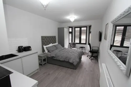 East London 1-Bed Studio Sleeps 2 4 Mins to Tube