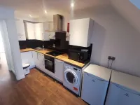City Apartment Sleeps 4 with Garden - Wifi