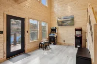 2 Brand New Cabins for Family Retreat!! Hotels in Sevier County