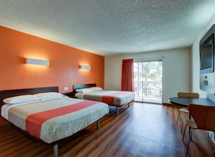 Motel 6 Santa Ana, CA - Irvine - Orange County Airport