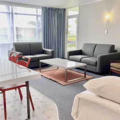 Mount Eden Motel Отели рядом с достопримечательностью «Холм Уан-Три-Хилл»
