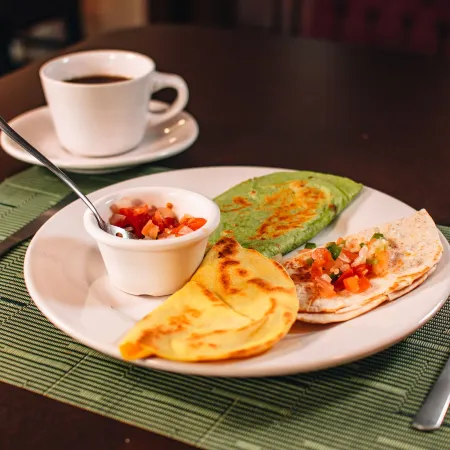 Hotel del Carmen, en El Centro- Desayuno Incluido !