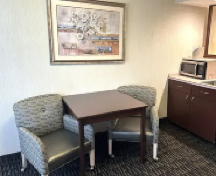 Sojourn Suites Portland Airport