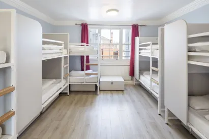 Astor Hyde Park Hostel