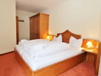 Chalet in Saalbach for 10 Guests