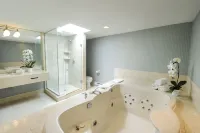 Holiday Inn NIAGARA FALLS - BY THE FALLS by IHG