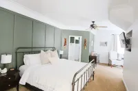 The Inn at the Ninth Hole Bed & Breakfast Hôtels à : Salmon Arm