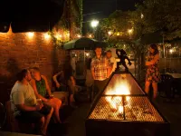 McMenamins White Eagle Saloon and Rock & Roll Hotel โรงแรมใกล้ถนนอัลเบอร์ตา