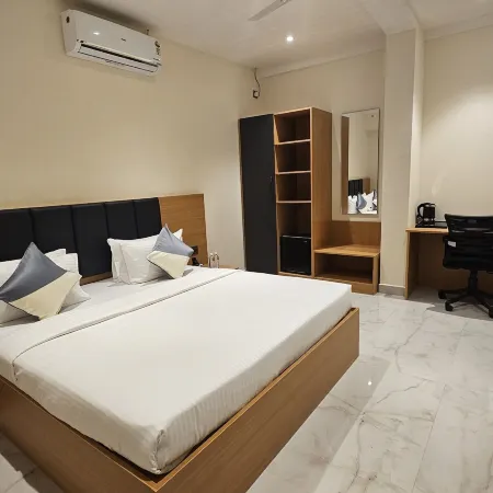 Emerald Urban Comforts