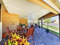 Raintree Motel Hotels in Townsville