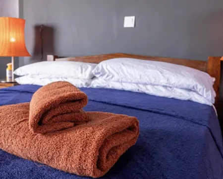 Seaview - Sleeps 3 - Access to Beach - Bakau Hotels in Bakau