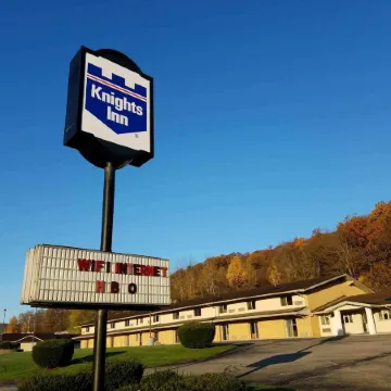 Knights Inn Franklin, PA