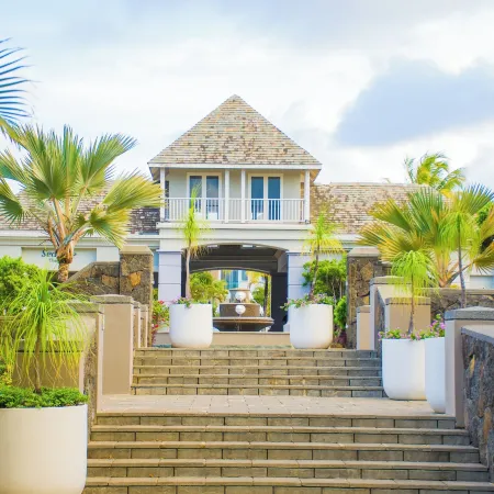 Azuri Apartment with Beach, Pools, Gym, Restaurants, Spa, Boats, Kids Corner