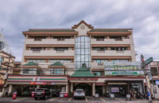 โรงแรมลา ฟิเอสตา โรงแรมใกล้สวนสาธารณะโมโลพลาซา