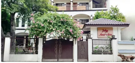 Balay Ni Manuel Ken Maria Отели рядом с достопримечательностью «Maria's 45 days»