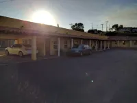 El Rey Motel - parking