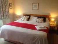Old Church House Hotels near Carisbrooke Castle