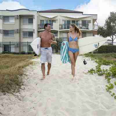 Golden Riviera Absolute Beachfront Resort Hotel Exterior