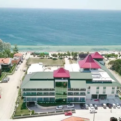 Çetin Prestige Resort Hotel Kumsal beach & camping yakınındaki oteller