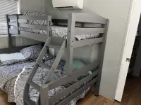 Reel Therapy 3 bedroom houseboat