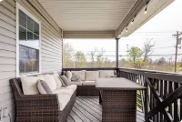 NEW 5 Bed Home with Game Room, Theater Room, Fire Pit, ONLY 3 Mins from the ARK!