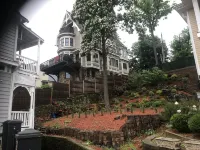 Castle in The Sky ! Beautifully Renovated Victorian one Block from Main St. Hotels in Nyack