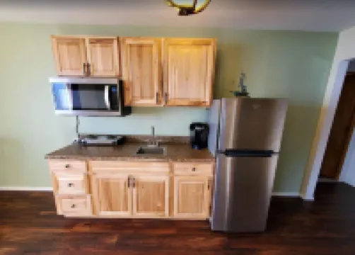 {Forget-Me-Not Inn} Alaskan Waterfront Vacation Rental (Eagle Suite)