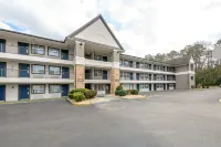 Motel 6 Columbus, GA Columbus Airport - Bãi đậu xe