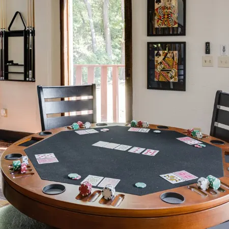 Lakefront Estate With 2 Kitchens Perfect for Events & Families