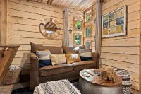 Pet-Friendly Treehouse - Amazonia - an exclusive experience in Red River Gorge, Kentucky! Hotels in Lee County