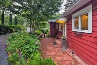 Charming Bungalow with Scenic Views - Cozy Mountain Retreat