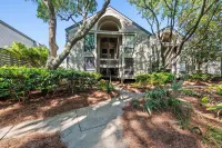 Ocean Front Deck and Mesmerizing Sunsets - Charming Coastal Retreat