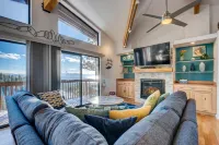 Three-story townhome with stunning Lake Tahoe view, 2 fireplaces & 2 balconies Hotels in Incline Village