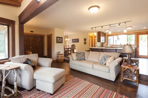 Gorgeous Hood Views and Cozy Comforts - Stunning Modern Cabin