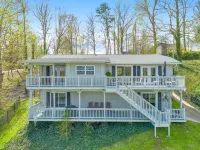 Stunning Retreat - Spa, Fireplace, Lake Views, Pool, Kayak Hotel a Soddy-Daisy