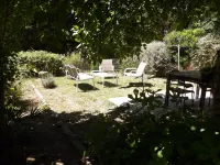 3-bedroom village house, garden, terrace. Ideal for families and friends! Hotels in Montreal