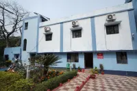 Hotel Shantinivas