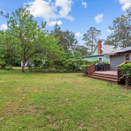 Slice of Southern Heaven! Charming 3-bedroom 2.5 bath Cottage - Downtown SoPines