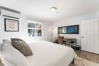 Game Room and Community Lake Access - Stylish Retreat