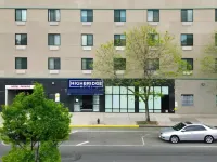 海橋飯店 阿波羅劇院附近的飯店