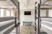 Modern Poolside Villa-Steps to Beach Hotels in Sunnyside