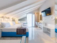 Alpha Luxury Suites - balcony