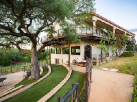 The Guesthouse at the Lonely Oak Hotels in Llano County