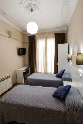 Hostal Lesseps Hotell i Gràcia