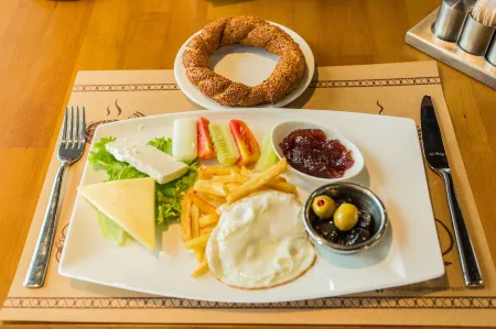 Accra Luxury Apartments at Pine Court Отели рядом с достопримечательностью «TEMP BOOTH F 787/1 (AMERICAN EMBASSY»