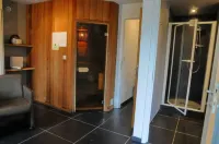 Inviting Holiday Home, Near Cave of Lorette, Namur and Parc Naturel Rgional des Ardennes Hotels in Houyet