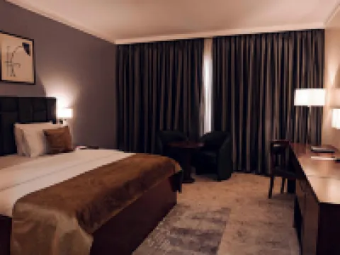 大都會酒店卡拉巴爾 卡拉巴爾酒店